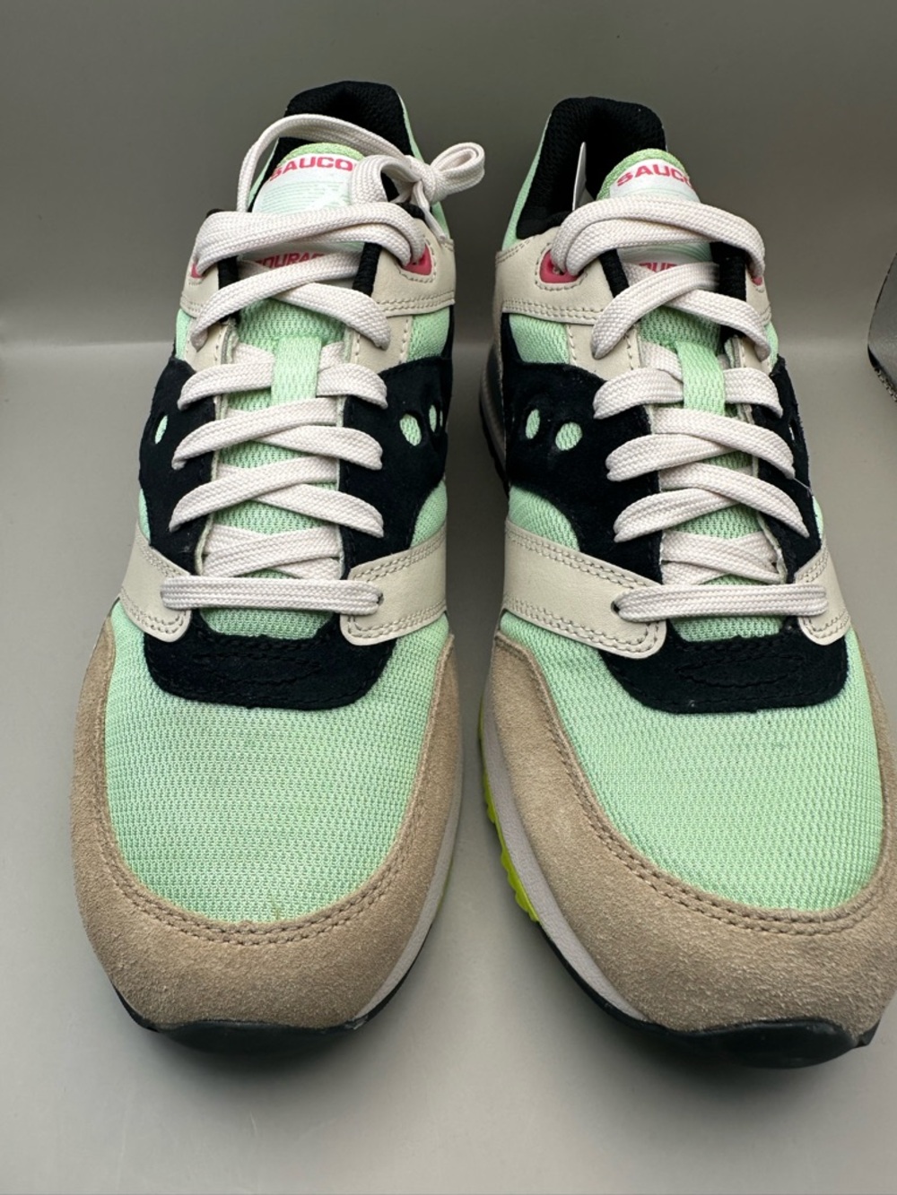 **NEW** Saucony “Courageous” Sz 9m Men's Mint Beige Black Retro Runner - Picture 3 of 10